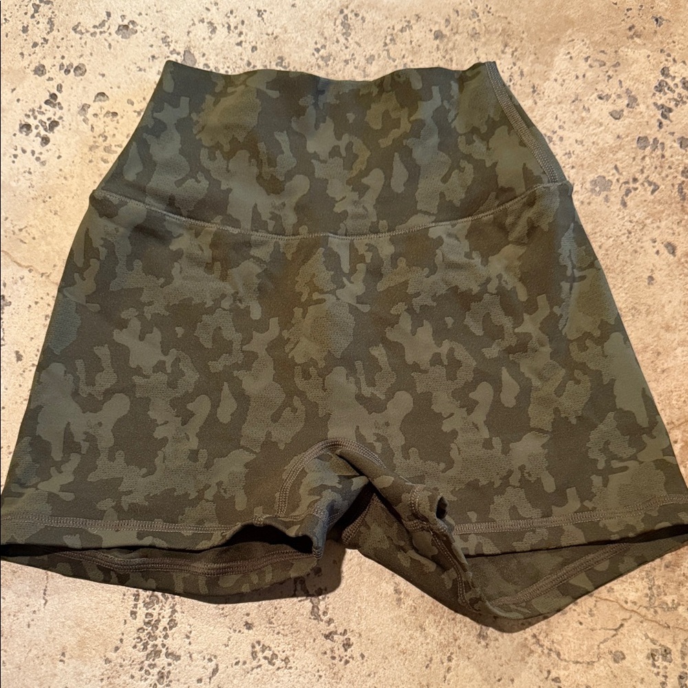 BUFF BUNNY Camo Green Women's Shorts